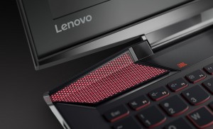 Seria Lenovo Y700 dzieli się na bardziej zaawansowaną 17 oraz jej nieco oszczędniej złożonego brata - 15